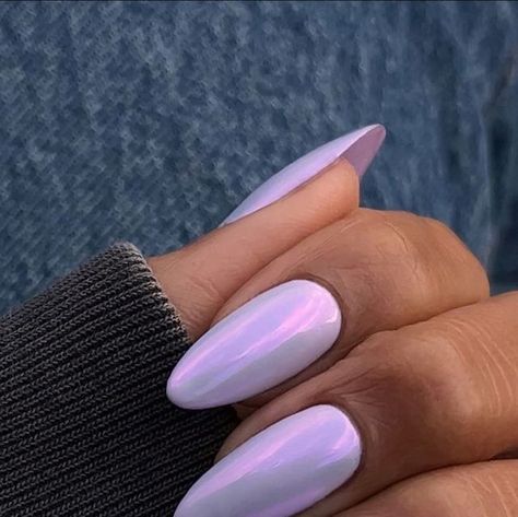 Round Lilac Nails, Light Purple Crome Nails, Lilac Chrome Nails Almond, Light Purple Chrome Nails Almond, Chrome Nails Lavender, Lilac Pearl Nails, Lavender Chrome Nails Almond, Soft Lavender Nails, Lavender Glazed Nails