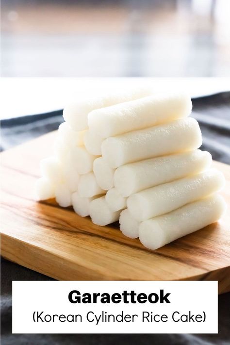 Garaetteok (Rice Cake Recipe) Garaetteok Recipe, Cakes From Scratch, Tteokbokki Recipe, Rice Cake Soup, Steamed Rice Cake, Korean Rice Cake, Rice Cake Recipes, Korean Kitchen, Chinese Rice