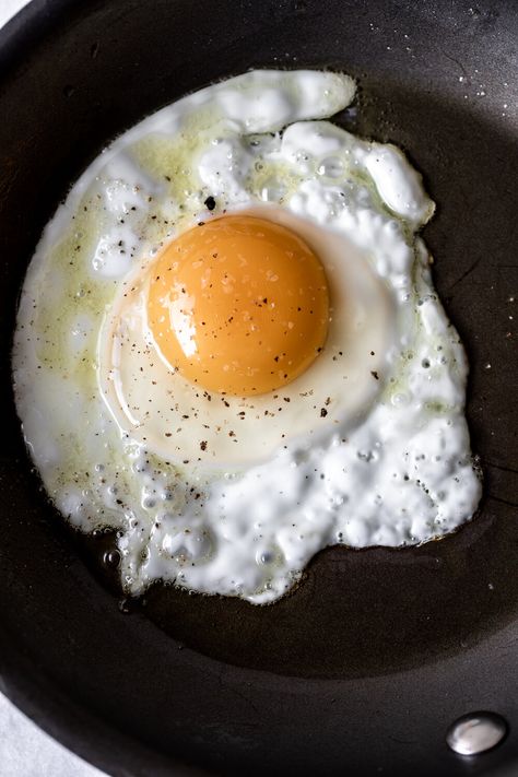 Eggs Aesthetic, Egg Aesthetic, 1200 Calorie Diet Meal Plans, Egg Fry, Ketosis Diet Recipes, Cooking Eggs, Eggs For Breakfast, Breakfast Biscuits, Get Into Ketosis Fast