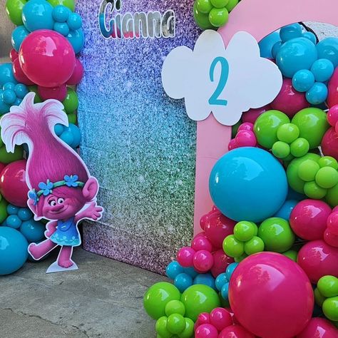 Trolls Balloon Decor ✨️ #trollsparty #balloonartist #balloon #decor #birthday #explorepage #ideasdecoracion #parati #fyp Trolls Birthday Decorations, Trolls Balloon Arch, Balloon Decor Birthday, Trolls Birthday Party, Balloon Decor, Decor Birthday, Balloon Arch, 4th Birthday, Balloon Decorations