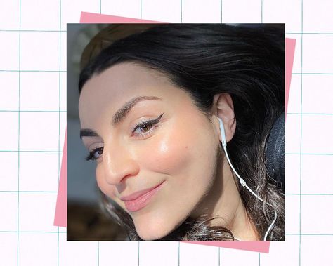 Dieux Skin founder and skincare expert Charlotte Palermino breaks down what a "moisture sandwich" is and its benefits. Learn about the skincare technique inside. Skincare Terms, Charlotte Palermino, Makeup For Dry Skin, What Is Skin, Moisturizers For Dry Skin, Sandwich Day, Hydrating Makeup, Dry Skin Remedies, Instagram Reel