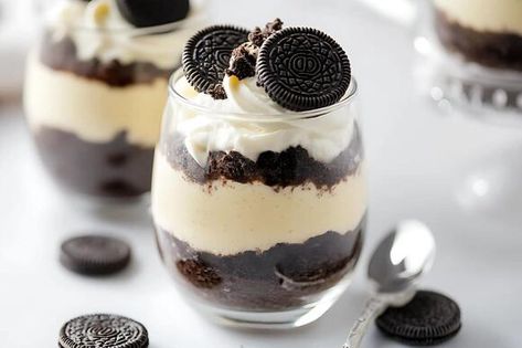 Oreo Pudding Dessert, Cream Cheese Pudding, Pumpkin Whoopie Pie Recipe, Christmas Pie Recipes, Oreo Crunch, Snow Recipe, Indian Pudding, Cheese Pudding, Oreo Pudding