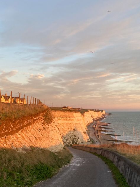 Brighton England Aesthetic, Brighton Aesthetic, Nostalgic Summer, Trip Aesthetic, England Aesthetic, White Cliffs, Missing Home, Brighton England, Sunset Cliffs