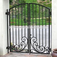 Ornamental Gates Wrought Iron, Ornamental Iron Gates, Wrought Iron Gate Designs, Craftsman Front Doors, Celebrities Tattoos, Wrought Iron Garden Gates, Metal Garden Gates, Yard Gate, Iron Garden Gates