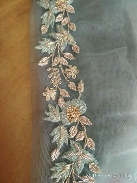 Handwork Jardosi Blouse Design, Hand Work For Saree, Dabka Work Dupatta, Hand Work Design For Blouse, Dabka Hand Embroidery, Hand Embroidery Dabka Work, Dupatta Aari Work, Saree Hand Work Design, Maggam Work Dupatta Designs