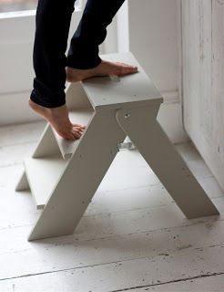 David Dangerous: Step Stool Small Country Kitchens, Step Stool Diy, Wooden Step Ladder, Wood Step Stool, Dressing Design, Diy Stool, Kitchen Step Stool, Wooden Step Stool, Folding Step Stool