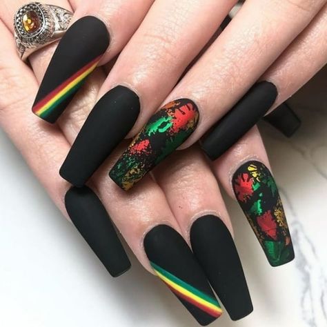 @nailssamazing on Instagram: “° ° ° ----------------------------------------------------— ✓ #nailfeed #nailcandy #nailart #nailspolished #nailinspiration #nailsart…” Rasta Nails, Ombre Coffin, Black Gel Nails, Nails Styles, Black Coffin Nails, Coffin Nails Matte, Girl Nails, Print Nails, Shiny Nails