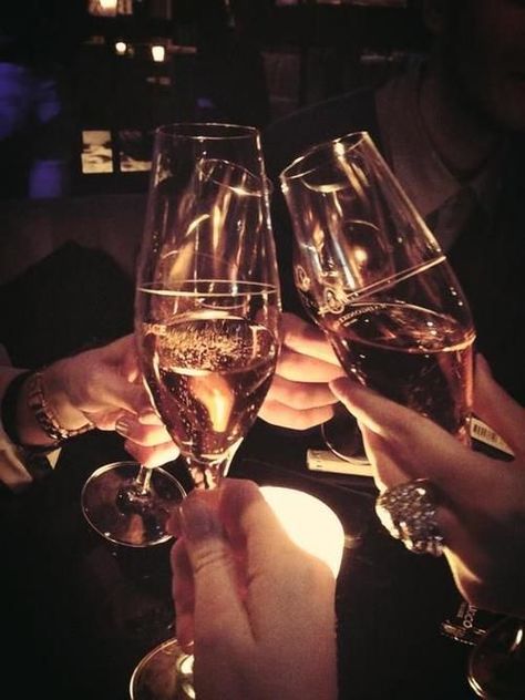 ~•❤ᶫᵒᵛᵉᵧₒᵤ❤•~ Champagne Problems, Beer Cheers, Happy New Year Quotes, Wishes For Friends, Happy New Year Wishes, Year Quotes, Quotes About New Year, New Year Wishes, Wine And Dine