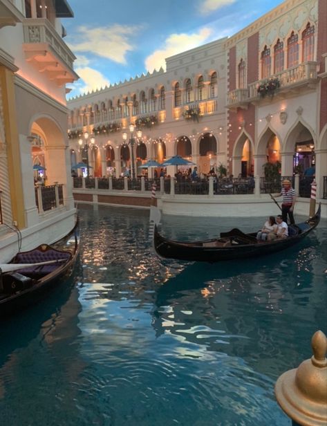 Hotel, venice, itlay, Las vegas, the venitian, water, brands, shops Venetian Hotel, The Venetian, Italian Restaurant, Venice, Cute Wallpapers, Las Vegas, Restaurant, Wallpapers, Hotel