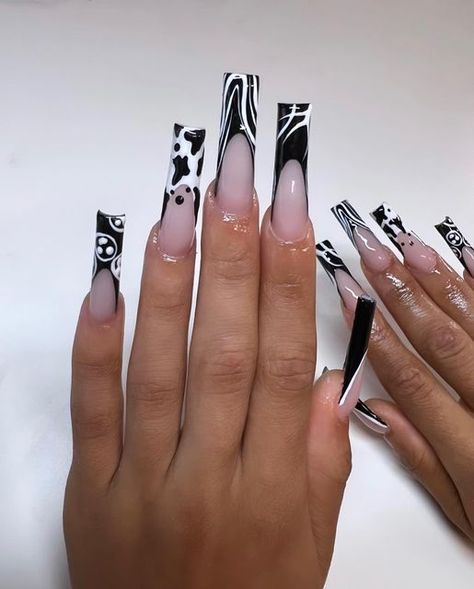 W.a.y.s Nails, Cute Black Tip Nails, White And Black Tip Nails, Black And White Freestyle Nails, White And Black Acrylic Nail Designs, Long Nail Designs French Tips, French Freestyle Nails, Black And White Glam Nails, Winter Freestyle Nails