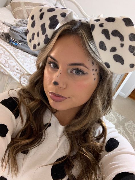 Dalmatian Face Paint Women, Women Dalmation Costume Diy, Dalmatian Halloween Makeup Women, Dog Costumes For Adults For Women, Women’s Dalmatian Costume, Dalmation Costume Women Makeup, Cute Dalmation Costume Women, 100 And 1 Dalmations Costume, Dalmatian Diy Costume