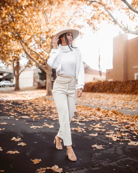 Tan Wide Brim Hat Outfits Fall, Wide Brim Hat Outfit Fall, Tan Thigh High Boots, Wide Brim Hat Outfit, Brim Hat Outfit, Sunday Video, Fall Hat Outfits, Neutrals Outfit, Outfit Date