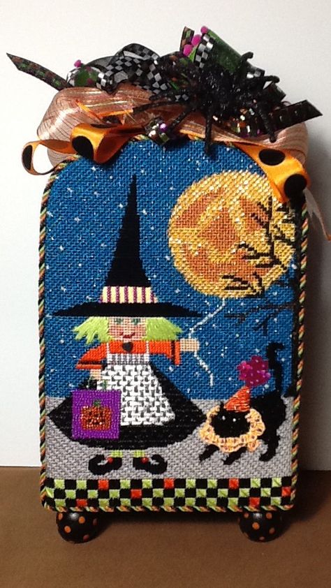 Jeanne C. stitched this cute little needlepoint witch with finishing by It's Done by Deborah,designer unknown Halloween Needlepoint, Gothic Lace, Needlepoint Stitches, Vintage Needlepoint, Needlepoint Patterns, Canvas Patterns, Diy Projects To Try, Needle And Thread, Halloween Witch