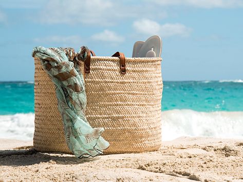 Beach Bag Product Photography, Beach Bag Photography, Mediterranean Photos, Summer Beach Bags, Cotton Beach Bag, Sweet Packaging, Straw Beach Tote, Best Beach Bag, Summer Shoot