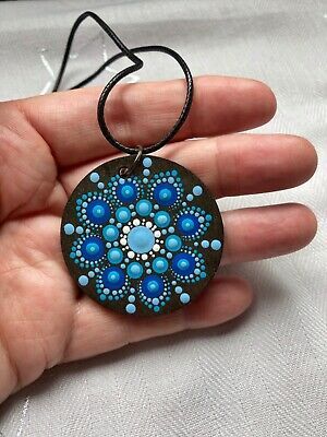 Hand Painted Earrings Wood, Wooden Pendant Necklace, Mandala Blue, Dot Mandalas, Mandala Jewelry, Hand Painted Necklace, Mandala Painted Rocks, Mandala Rock Art, Mandala Necklace