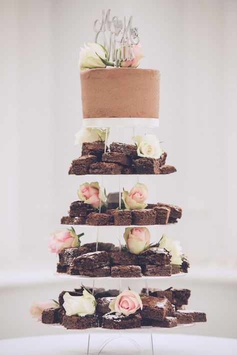 Wedding Tower Cake, Wedding Cake With Brownies, Brownie Wedding Cake Tower, Brownies At Wedding, Wedding Cake And Brownies, Wedding Brownie Cake, Non Cake Wedding Cake, Brownie Cake Wedding, Wedding Cake Brownies