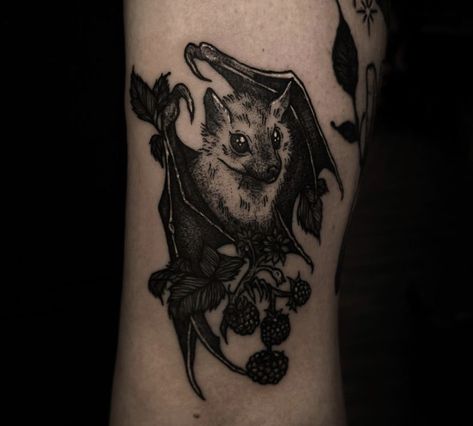 Bat Tattoos, Bats Tattoo Design, Goth Tattoo, Bat Tattoo, Witch Tattoo, Tattoos Geometric, Spooky Tattoos, Stomach Tattoos, Inspiration Tattoo