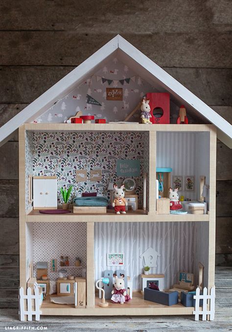 Comment fabriquer soi-même une maison de poupée ? - Marie Claire Doll House Plans, Dollhouse Projects, Bunny Doll, Barbie House, Diy Dollhouse, Diy Doll, Diy Toys, Dollhouse Furniture, House Inspiration