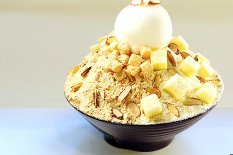 Sulbing 설빙 - Where The Korean Bingsu Craze All Began - DanielFoodDiary.com Korean Bingsu, Korean Dessert Cafe, Anime Cafe, Butter Cake Cookies, Dessert Cafe, Korean Dessert, Fav Food, Wilton Cake Decorating, Matter Of Time