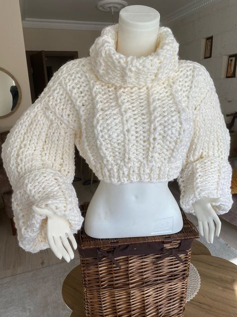 KnitWomanly - Etsy Turkey High Cropped Sweater, Crop Top Turtle Neck Outfits, Crochet Sleeves Outfit Aesthetic, Turtle Sweater Outfit, Neck Turtle Outfit, Hollow Out Sweater Outfit, Crop Top Long Sleeve Outfit, Jumper Winter Outfit, Crop Crochet Sweater