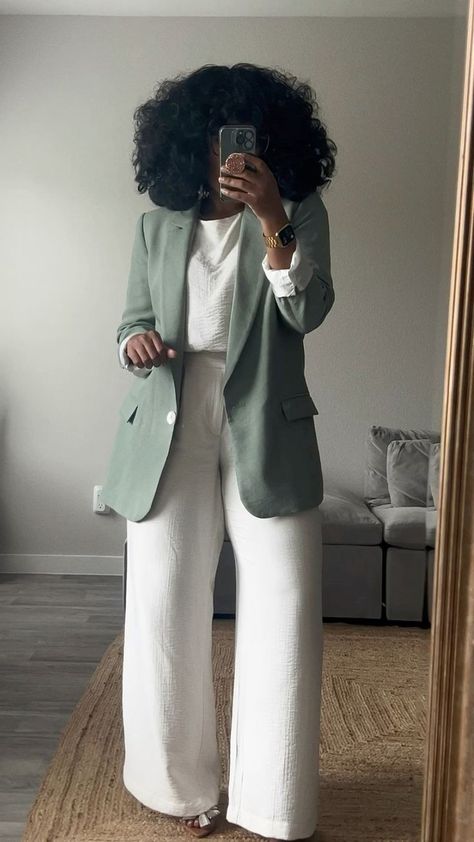 Blazer Corporate Outfit, Chic Office Wear Women, Fall Work Outfit Black Women, Cute Dress Shirt Outfit, Jekalyn Carr Outfits, Chic Plus Size Outfits Summer, Tan Business Casual Outfit, Monochrome Outfit Work, Symphony Outfit Ideas