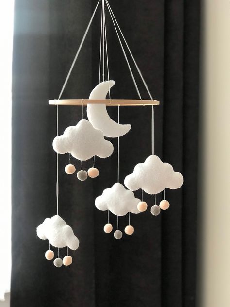 Cot Mobiles Handmade, Felt Cot Mobile, Décoration Baby Shower, Cloud Mobile Nursery, Baby Play Gym Toys, Felt Baby Mobile, Boho Mobile, Baby Gym Toys, Diy Baby Mobile