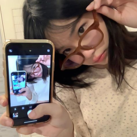 Take A Selfie, 사진 촬영 포즈, Foto Poses, Selfie Ideas Instagram, Foto Ideas Instagram, Instagram Photo Inspiration, I Love Girls, Cute Poses, Cute Selfie Ideas