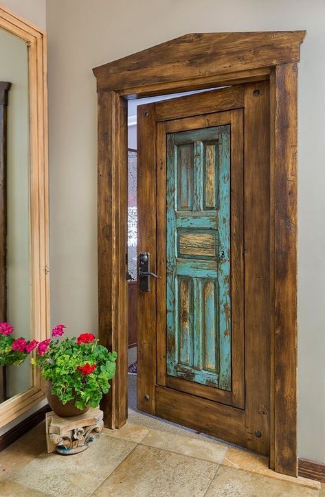 Cool Doors Interior, Diy Rustic Door, Mexican Doors, Office Entry, Vintage Doors, Cool Doors, Rustic Doors, Antique Doors, Antique Door