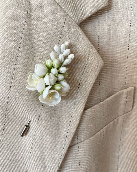 This wedding blossom lapel pin is fully handmade. Each element (flower, petal or leaf) is made entirely by hands from material called cold porcelain and toned with soft pastel. These flowers look much like fresh flowers but they will never fade.  This wedding boutonniere is absolutely unique and perfect for weddings and other celebrations. But also it will be good even as casual accessory. Flowers are tender and delicate.  length - 3 inches (7,5 cm) Care: You should treat with care this product. If it is dirty, do not worry. Just wipe with a slightly damp cloth. Delivery: All products are securely packed in special containers to avoid any damage during delivery. You will get your flower accessory in nice gift box. I will gladly make something special for you. Feel free to ask me for person Men Wedding Flower Pin, Flower Lapel Pin Men, Wedding Blossom, Unique Boutonniere, Groom Lapel Pin, Brooch Boutonniere, Floral Lapel, Masquerade Theme, Men's Brooch