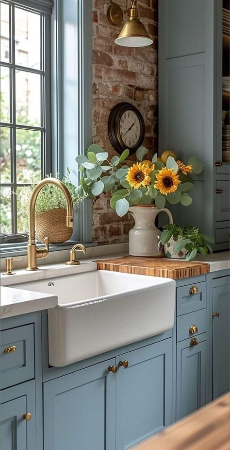 Checkered Tile, Farmhouse Sinks, Cottage Style Kitchen, Farmhouse Kitchen Design, Casa Vintage, Cozy Kitchen, Kitchen Inspiration Design, Busy Family, Kitchen Redo