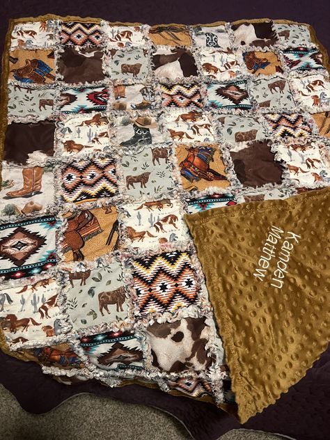 Neutral Rag Quilt, Western Rag Quilt, Cowgirl Essentials, Western Blankets, Cowboy Quilt, Western Quilts, Rustic Farmhouse Furniture, Rag Quilt Patterns, Cowgirl Stuff