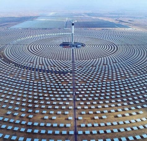 The worlds largest solar power station, in Quarzazate Morocco. Solar Power Station, Thermal Power Plant, Advantages Of Solar Energy, Solar Power Plant, Solar Thermal, Solar Farm, Solar Energy Panels, Photovoltaic Panels, Best Solar Panels