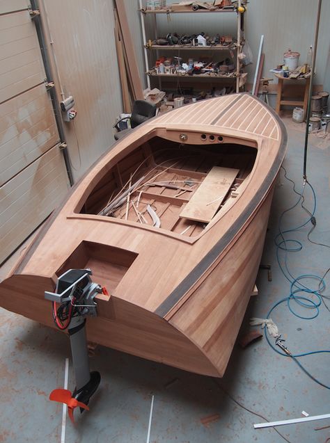 Wooden Boat Kits, Runabout Boat, Wood Boat Plans, Plywood Boat Plans, Plywood Boat, Navi A Vela, Classic Wooden Boats, Wooden Boat Building, Build Your Own Boat