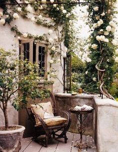 French Courtyard, French Garden Design, Cottage Garden Design, Apartment Balcony Decorating, French Cottage, French Garden, Balcony Design, Garden Cottage, Country Gardening