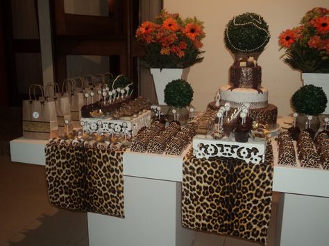 a Brazilian leopard themed birthday party Leopard Party Decorations, Cheetah Print Party, Animal Print Wedding, Leopard Print Wedding, Silver Bedroom Decor, Red And Leopard, Leopard Birthday, Leopard Party, 42nd Birthday