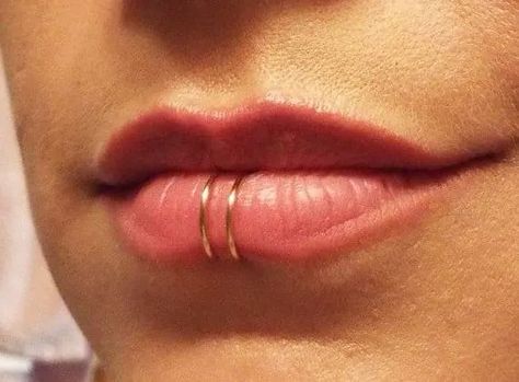 Fun Types Of Lip Piercings | Tattoodo Types Of Lip Piercings, Dolphin Bites, Lip Jewelry, Lip Piercings, Cool Piercings, Cute Piercings, Fake Piercing, Lip Ring, Body Piercings