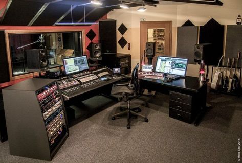 MusicTech (@MusicTechMag) | Twitter Music Studio Room Luxury, Studio Workstation, Studio Deco, Studio Workspace, Studio Pictures, Music Room Design, Recording Music, Recording Studio Setup, Home Music Rooms