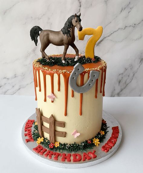 Horse Cake Design Images (Horse Birthday Cake Ideas) Horse Birthday Cake Boy, Horse Bday Cake, Horse Cakes For Girls Birthday Parties, Cake Horse Birthday, Horse Cakes Birthday, Horse Cake Design, Horse Cake Ideas, Horse Themed Cake, Horse Cakes