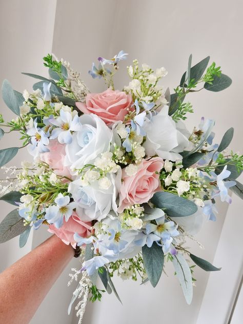 Prom Flowers With Light Blue Dress, Cute Summer Wedding Ideas, Flower Bouquet For Blue Dress, Light Blue Bouquet Wedding, Pop Of Blue Wedding, Light Blue Pink And Green Wedding, Periwinkle And Pink Wedding, Wedding Flowers Blue And Pink, Pink And Blue Wedding Ideas