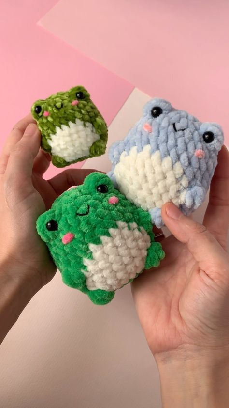 Crochet Free Pattern Plushies, Free Amigurumi Patterns Small Crochet Animals, Crochet Reversible Amigurumi, Cookie Monster Crochet Pattern Free, Small Crochet Plush Pattern Free, Amigurumi Free Pattern Plush, Crochet Small Plushies Free Pattern, Crochet Mini Toys, Free Plushy Crochet Patterns