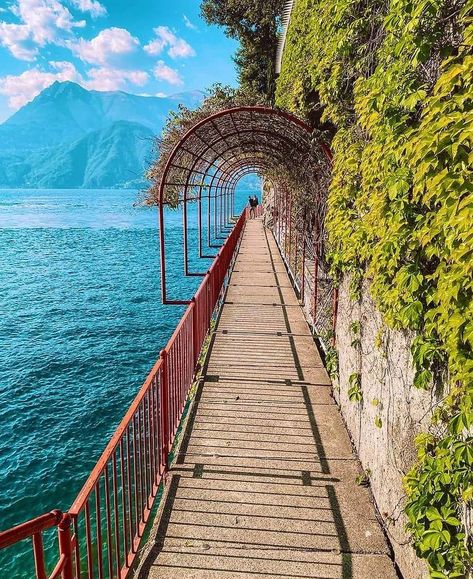 Lac Como, Varenna Lake Como, Italy Vibes, Lake Como Italy, Como Italy, Lake Como, Sardinia, Travel Bucket List, Travel Bucket