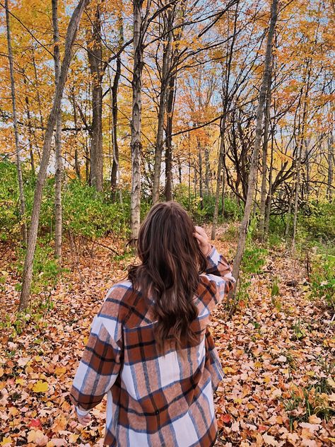 Fall Pictures By Yourself, Poses For Fall Pictures Instagram, Fall Pic Inspiration, Fall Photo Dump Aesthetic, Fall Pics Poses, Fall Ig Pictures Ideas, Autum Insta Pictures, Fall Pictures Ideas For Instagram, Aesthetic Fall Pictures For Instagram