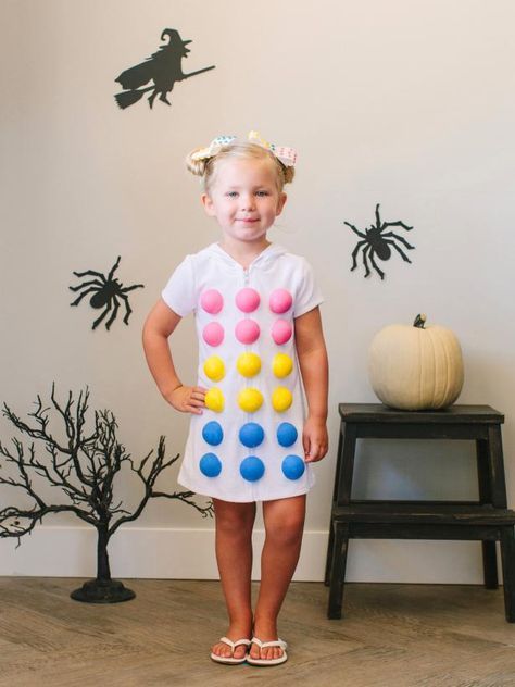 The handmade Halloween costume experts at HGTV.com share step-by-step instructions for crafting a sweet candy dots kid's costume. Candy Costume, Meme Costume, Candy Dots, Handmade Halloween Costumes, Diy Couples Costumes, Halloween Decor Diy, Candy Costumes, Fall Family Photo Outfits, Dots Candy