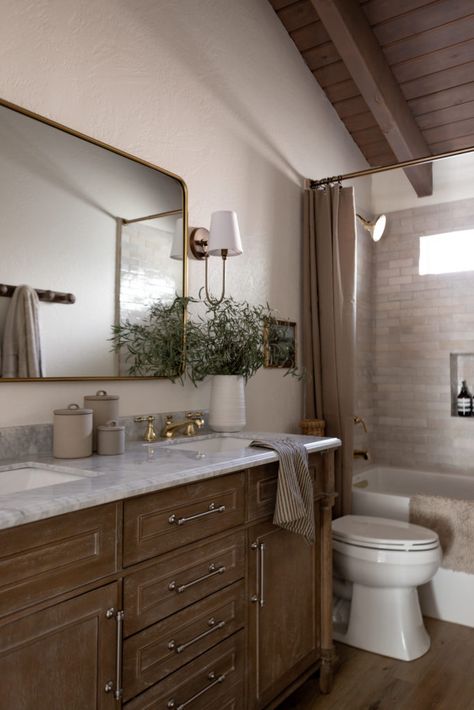 Halfway Wholeistic, Timeless Bathroom, Furniture Office, Bathroom Renos, Decoration Inspiration, House Bathroom, Bathroom Style, Bathroom Renovations, Bathroom Makeover