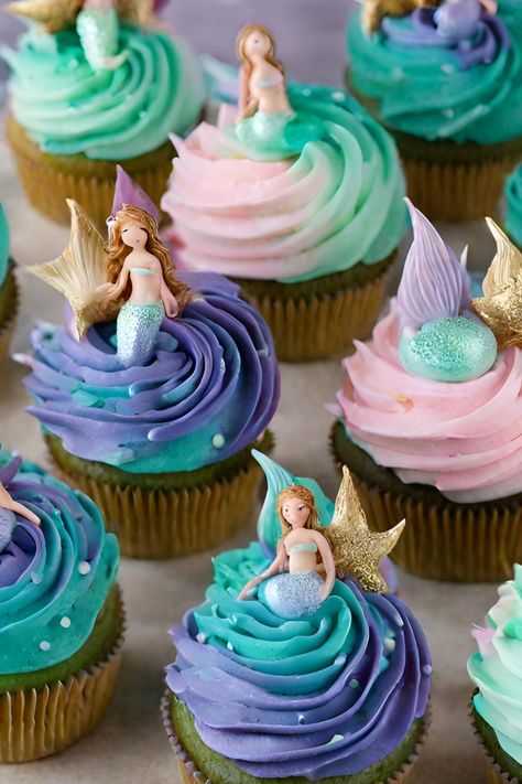 mermaid cupcakes with figurine Cupcakes For Girls Birthday, Mermaid Birthday Cupcakes, Mermaid Tail Cupcakes, Cupcakes For Girls, Under The Sea Themed Party, Ninth Birthday, Cake Ball, Emoji Birthday Party, Diy Mermaid