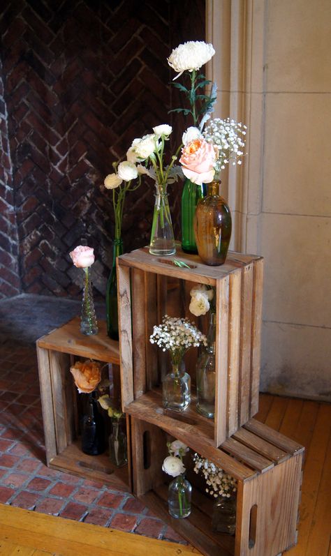 Rustic Crate Decor, Wood Crate Wedding Decor, Wooden Crates Wedding, Boho Garden Party, Crate Decor, Diy Cabinet Doors, Rustic Birthday, Wooden Lanterns, Bridal Shower Diy