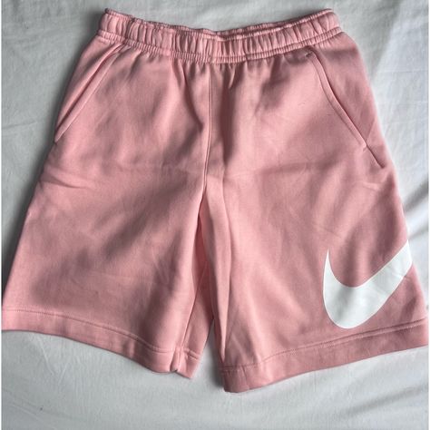 Nike Mens Shorts Size Small Sweatshirt Shorts, Salmon Pink Color, Jupe Short, Shorts Nike, Mens Fashion Casual Outfits, Nike Mens, Designer Shorts, Salmon Pink, Cute Simple Outfits