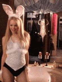 Regina Halloween Costumes, Cute Y2k Halloween Costumes, Regina George Fits, Bimbocore Aesthetic Icon, Regina Bunny Costume, Regina George Halloween Costume Bunny, Halloween Costumes Mean Girls Movie, Pink Bunny Halloween Costumes, Regina George Bunny Costume