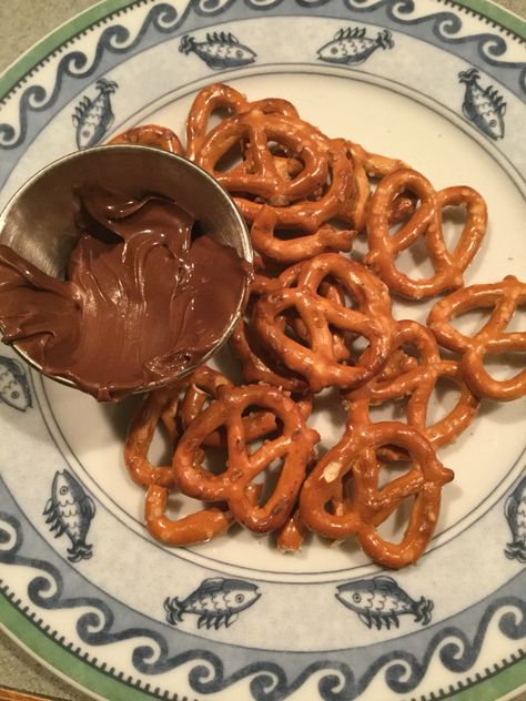 Nutella and pretzels, yum yum