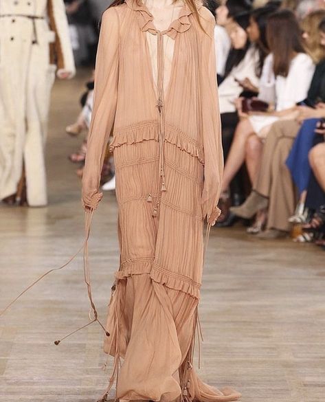 Chloe | #runway #fashion #style #chloe #bohemian #boho #bohochic #opulentmemory Chloe Boho Style, 70s Goddess, Chloe Aesthetic, Chloe 2024, Dubai 2023, Edgy Bohemian, Chloe Fashion, Dress Minimal, Minimal Dress